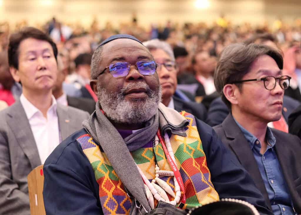 delegates at the world evangelical alliance s general assembly in seoul image 1400